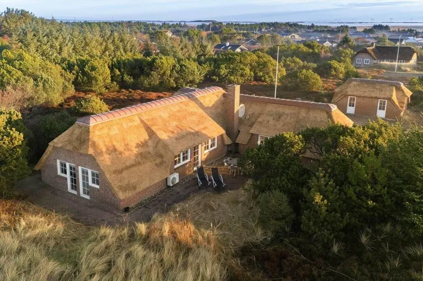 Fully equipped house with hot tub, sauna & barbeque | Pets are welcome - Image 1