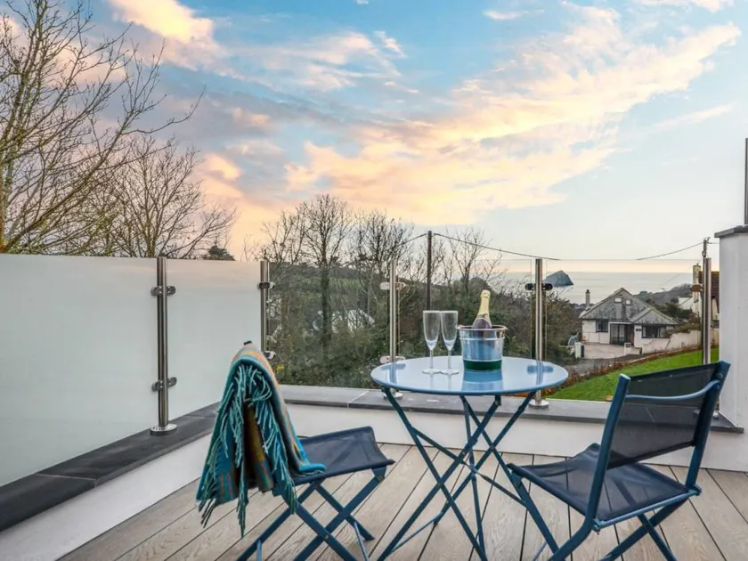 Fully equipped wonderful house with garden | Water view | Dogs allowed - Image 1