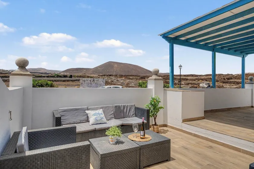 House with terrace & garden | Mountain view - Image 1