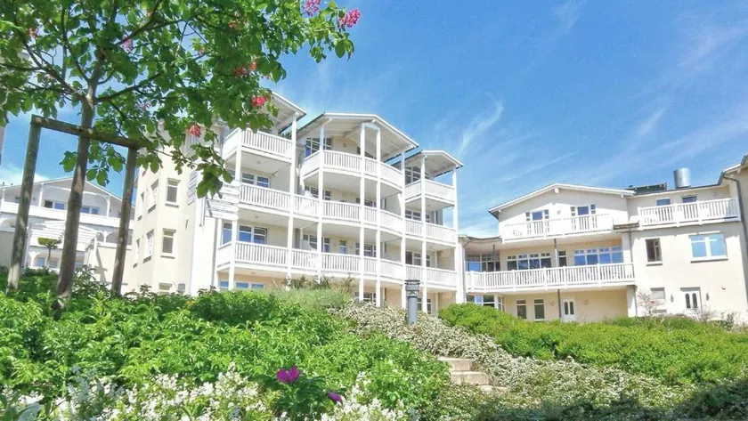 With a view of the sea and a terrace, access to the pool and sauna - Sea View Apartment 63 - - Image 1