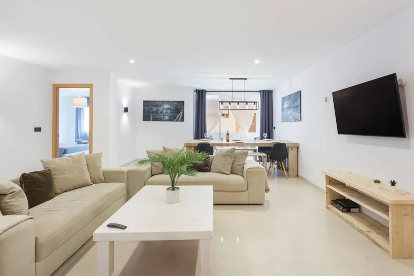 Fully equipped flat with terrace | Pet-friendly - Image 1
