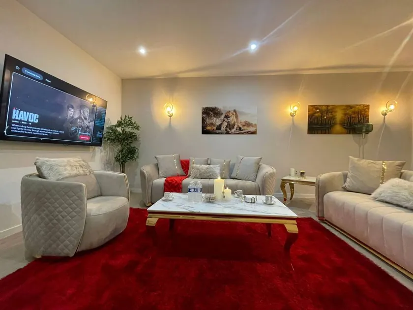 Flat with fast internet | Next to Rubenshuis - Image 1