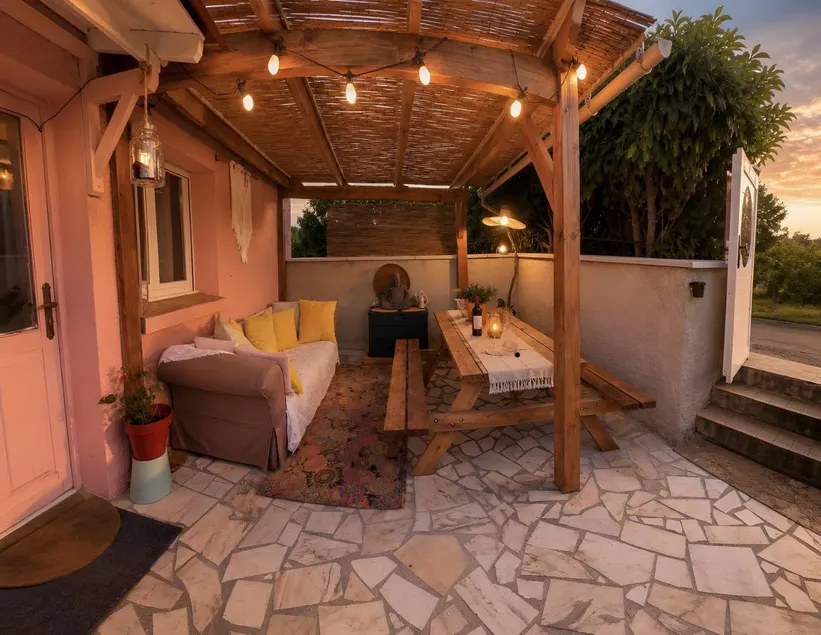 Holiday home with terrace & BBQ | Lake view - Image 1