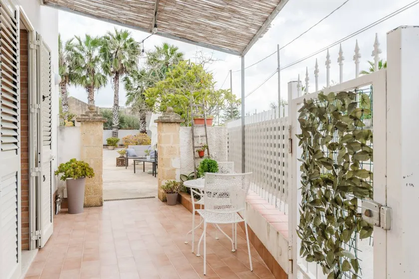 Chambre privée avec terrasse et internet haut débit - Image 1