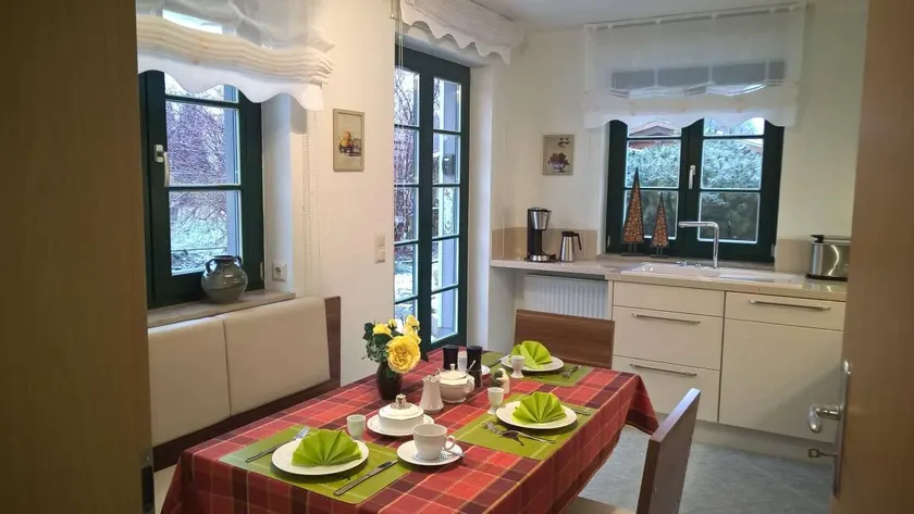 Apartment with terrace - Image 1