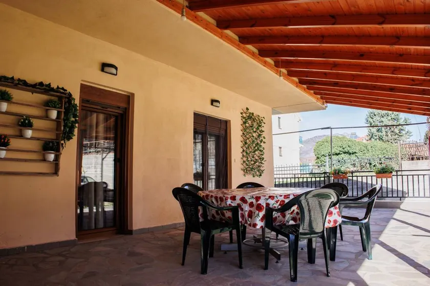 House with barbecue, garden & terrace | Garden view - Image 1