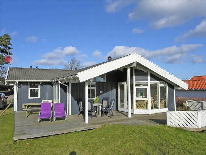House with barbecue, terrace & sauna | Sea view - Image 1