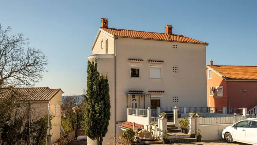 Holiday apartment with BBQ & terrace | Sea view - Image 1