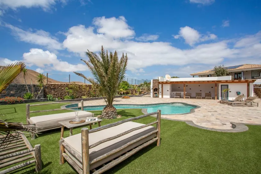 Maison avec piscine, barbecue et jardin | Vue mer - Image 1