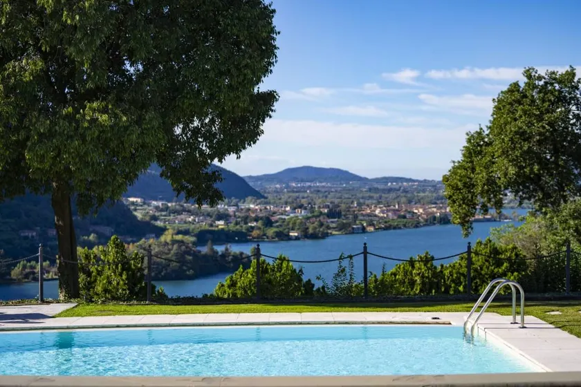 Apartment with garden, private pool & barbecue | Mountain view - Image 1
