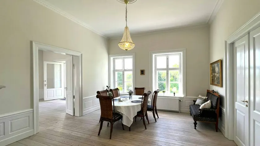 House with barbecue, terrace & garden | Perfect for remote work - Image 1