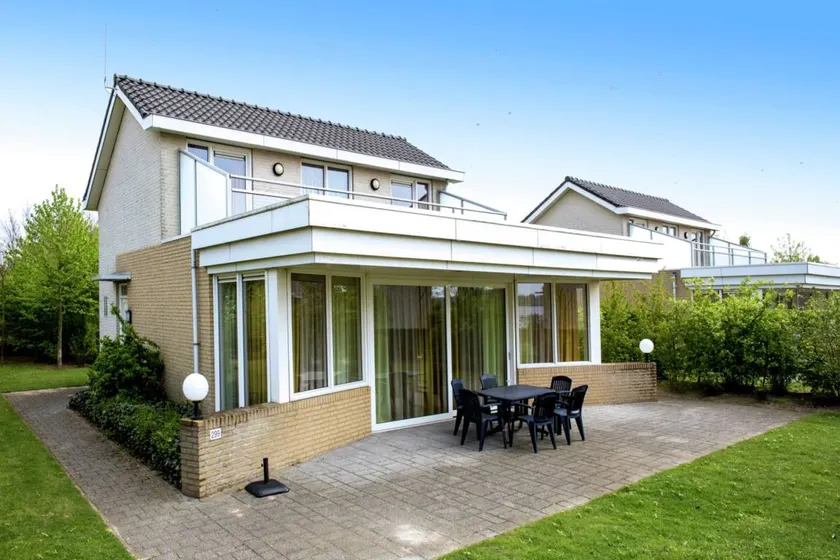 Holiday home with garden, terrace & sauna - Image 1