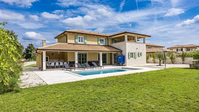 Apartment with private pool, garden & terrace | Garden view - Image 1