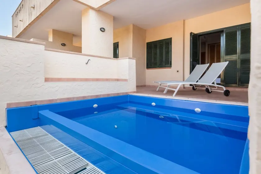 Wohnung mit Pool und Terrasse - Image 1