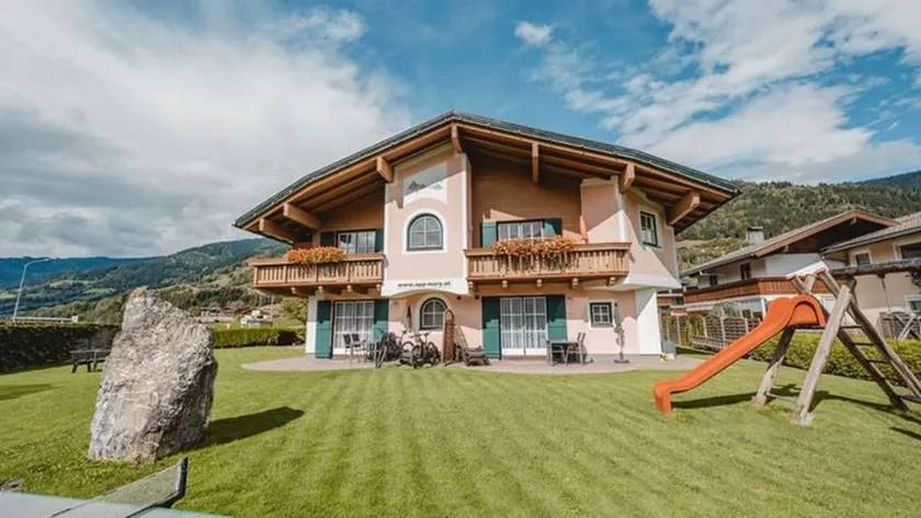 Family-oriented apartment with garden, terrace & heated pool | Panoramic view | Pet-friendly - Image 1