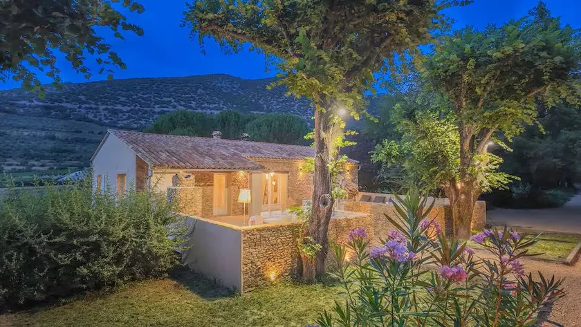 Holiday home with hot tub, BBQ & terrace | Mountain view - Image 1