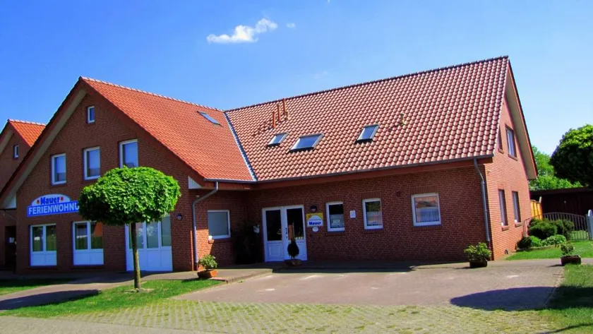 Holiday apartment with barbeque, terrace & garden - Image 1