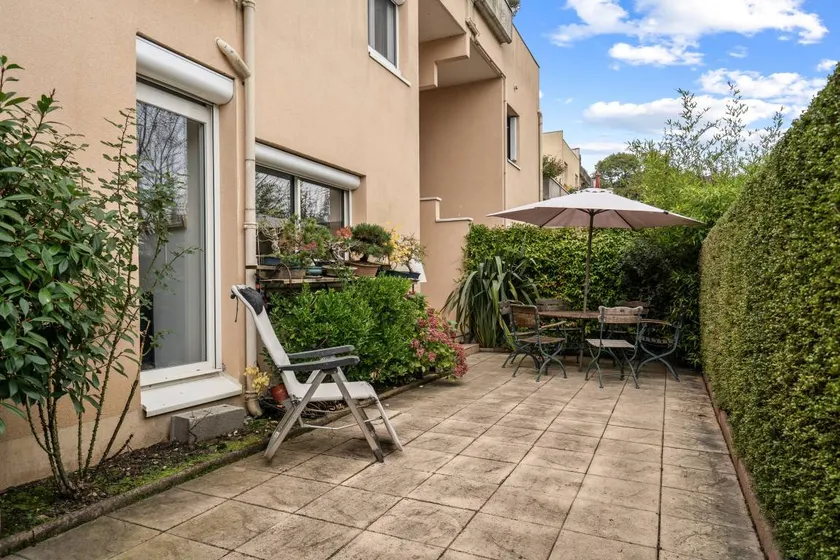 Agréable appartement de vacances convivial et familial avec terrasse, internet haut débit et jardin | Vue jardin | Adapté au travail à distance | Avec animaux admis - Image 1