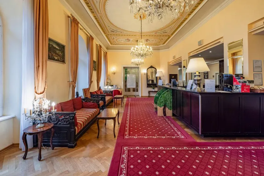 Flat with pool, garden & sauna - Image 1