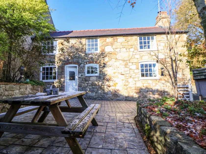 Cottage with garden | Dogs allowed - Image 1