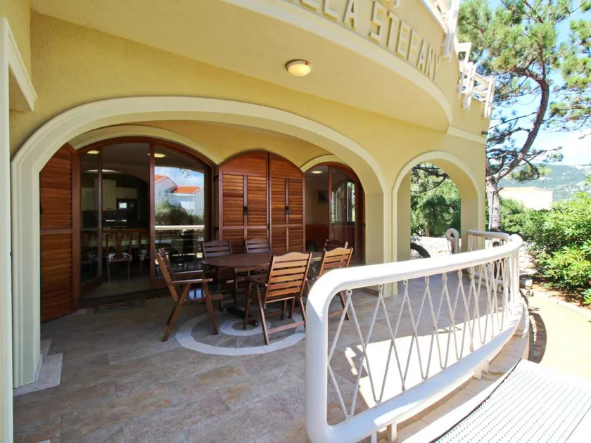 Holiday apartment with terrace - Image 1