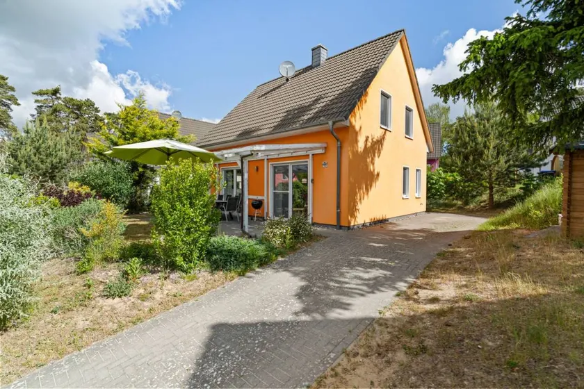 Ferienhaus „Aurora“ mit Terrasse in Röbel (Müritz) - Image 1