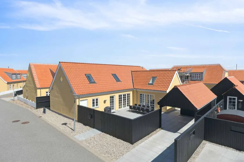 Villa with garden, barbeque & terrace - Image 1