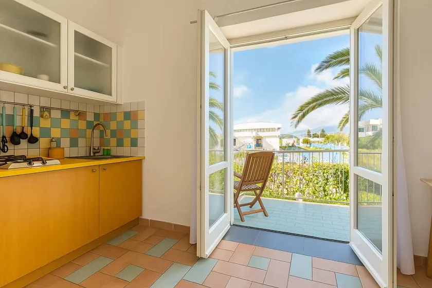 Family-friendly holiday apartment with terrace | Beach nearby | Dogs allowed - Image 1
