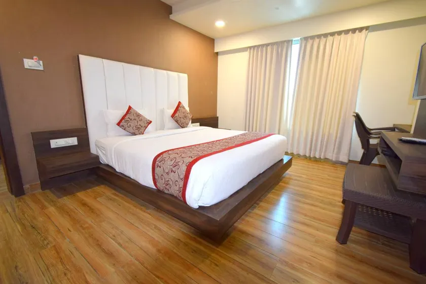 Hotel Pari - Image 1