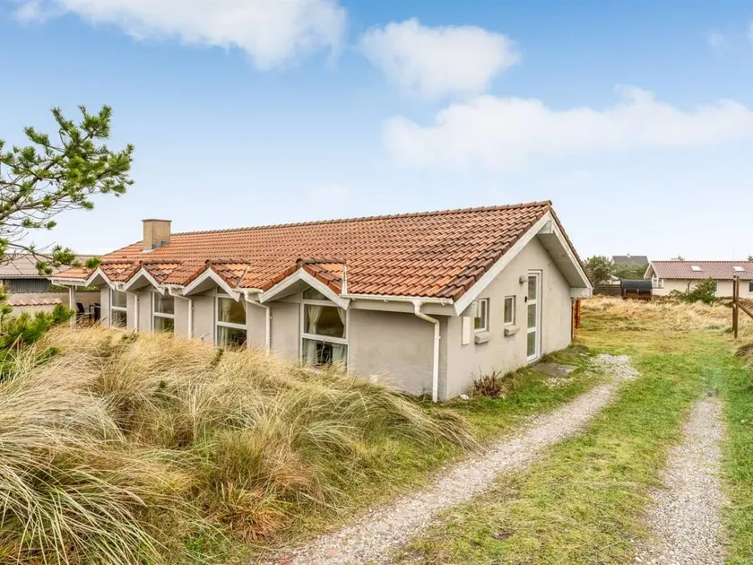 Holiday Home Annemone - 600m from the sea by Interhome - Image 1