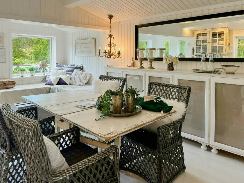 Holiday home with barbeque & terrace - Image 1