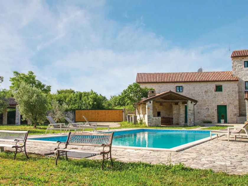 House with garden, terrace & private pool - Image 1