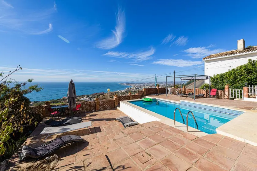 Villa conviviale et familiale avec terrasse, barbecue et jardin - Image 1
