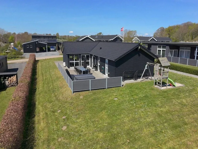 Family-oriented holiday home with terrace, garden & sauna | Close to the beach | Pet-friendly - Image 1