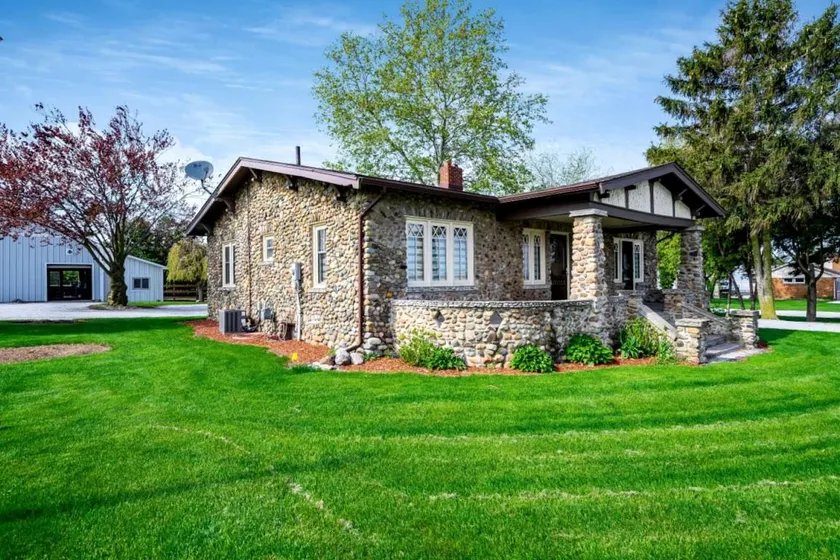 Stone Farm Retreat with Foosball and Poker Table in Ontario - Image 1