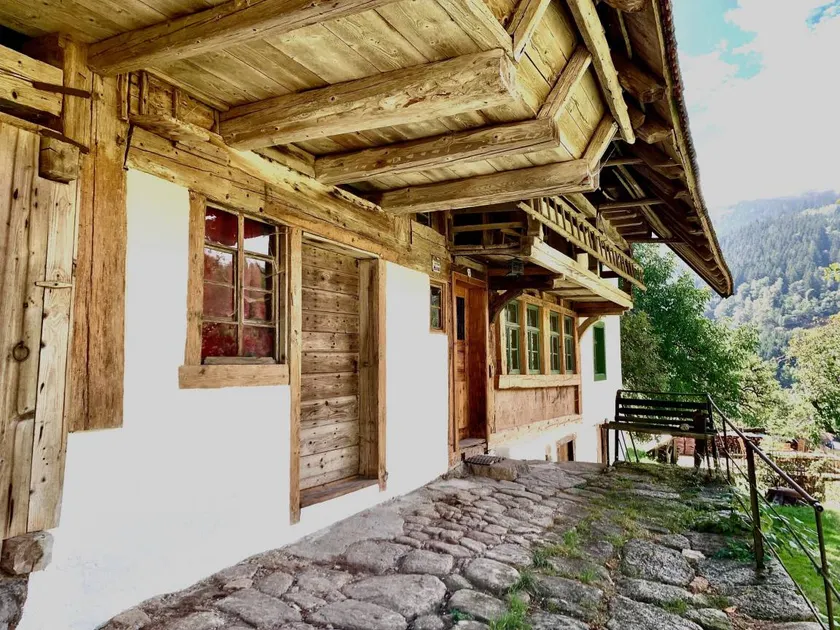 Grande casa accogliente e familiare con terrazza, giardino e sauna | Vista sulla montagna | Perfetta per il lavoro da remoto | Accetta animali domestici - Image 1