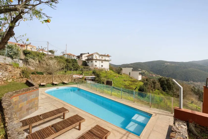 Gradevole cottage accogliente e familiare con giardino, piscina e barbecue | Vista sulla montagna | Ideale per lavorare da remoto | Sono ammessi animali domestici - Image 1