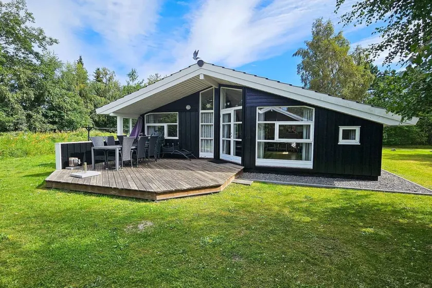 Fully equipped nice holiday home with sauna & terrace - Image 1