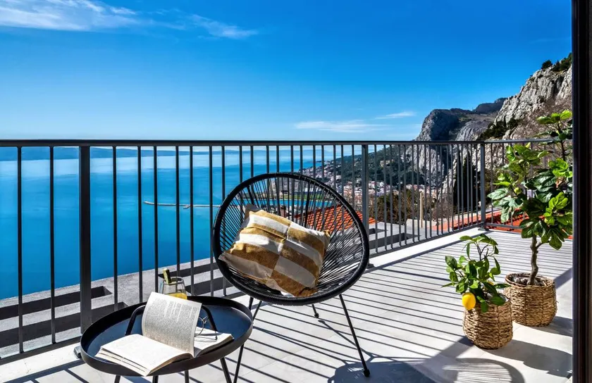 Fully equipped beautiful house with private pool, garden & BBQ | Sea view - Image 1