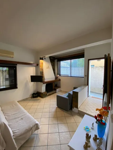 Cozy Home in Cholargos - Image 1
