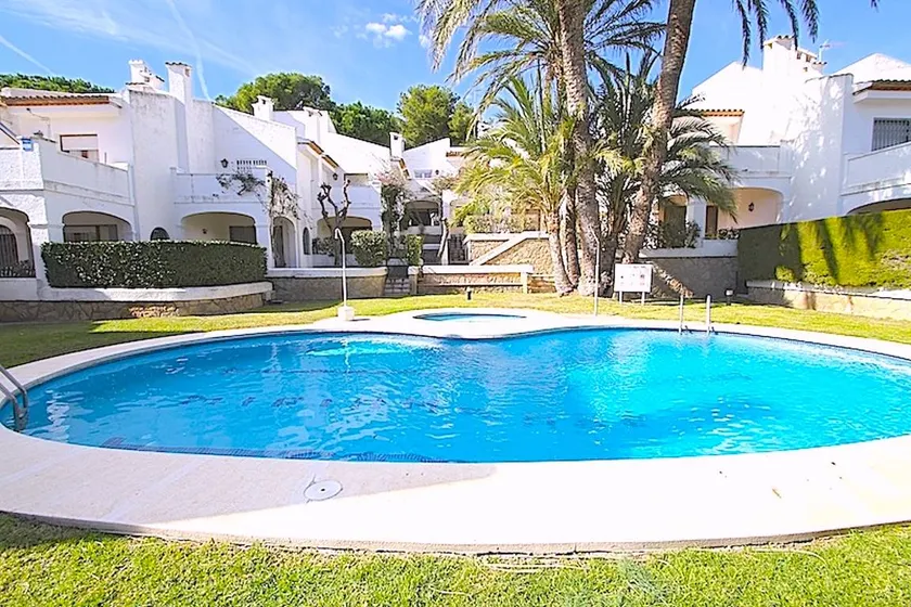 House with BBQ, pool & terrace - Image 1