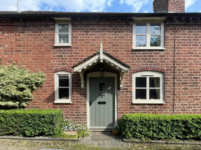 Family-oriented cottage with terrace & garden - Image 1