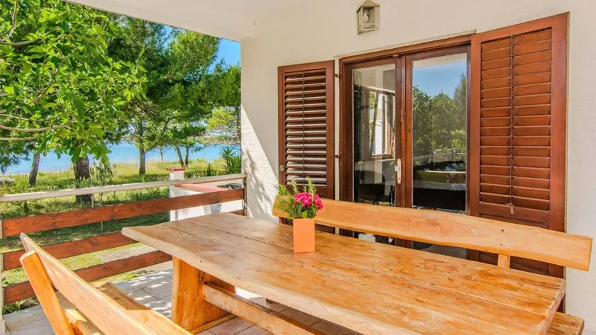 Casa con terraza, barbacoa y jardín | Vistas al mar - Image 1