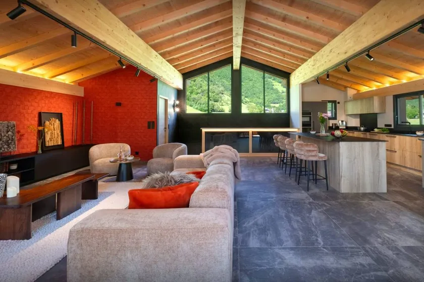Chalet for 8 with hot tub, terraces and pool - OVO Network - Image 1