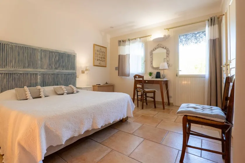 Bed and Breakfast 'Le Mas Du Loup - Camélia' with Mountain View, Shared Terrace and Wi-Fi - Image 1