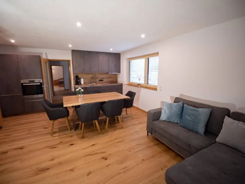 Apartamento vacacional con terraza - Image 1