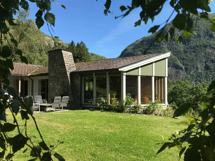 Family-friendly holiday home with terrace, barbecue & garden | Perfect for remote work | Dogs allowed - Image 1