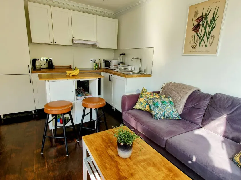 Flat with garden - Image 1