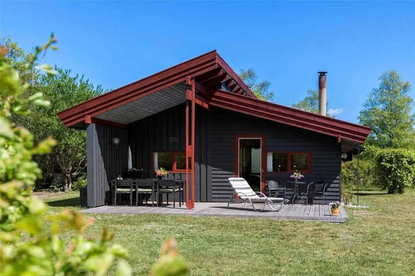 Holiday home with terrace & BBQ - Image 1