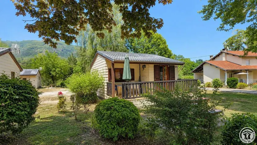 Gite with BBQ, terrace & garden - Image 1